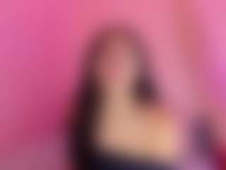 Live cam show with MiiaDiaz - College on Camsoda