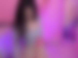 Live cam show with MiiaDiaz - Ahegao on CamClone