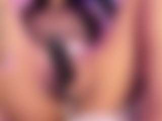 MiiaDiaz's Live Sex Cam Show