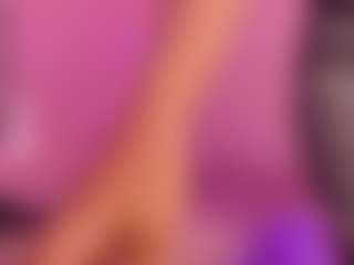 MiiaDiaz's Live Sex Cam Show