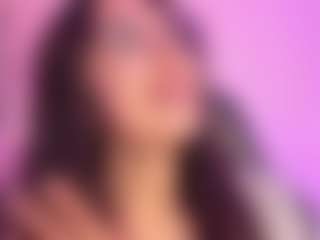 Live cam show with MiiaDiaz - Skinny on fapnchat