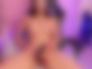 Live cam show with MiiaDiaz - Skinny on Camsoda