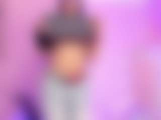 Live cam show with MiiaDiaz - Average on crypto-cams