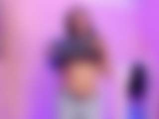 Live cam show with MiiaDiaz - Average on Dolls Live