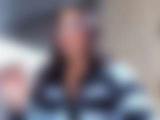 MiiaDiaz's Live Sex Cam Show