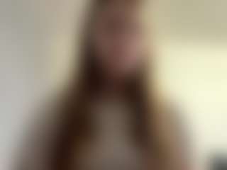 Live cam show with Lilly - Skinny on Dolls Live