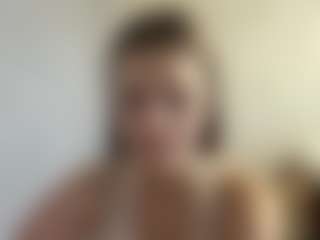 Live cam show with Lilly - Handjob on TeamSkeetLive