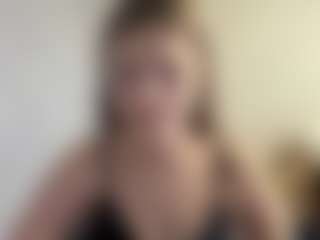 Live cam show with Lilly - Handjob on slutload