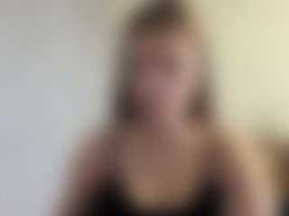 Live cam show with Lilly - Cute on Milfs Live