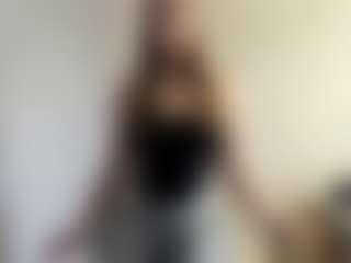 Live cam show with Lilly - Green Eyes on Hubzter Live