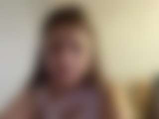 Live cam show with Lilly - Hairy Pussy on sexytreat.net