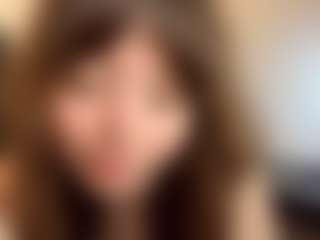 Live cam show with NikiLaduke - Upskirt on sexylive.show