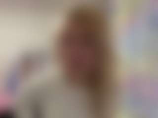 Live cam show with YesseniaMcdill - Teen (18+) on Streamer API