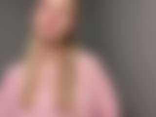 YesseniaMcdill's Live Sex Cam Show