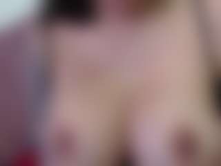 Live cam show with EimyRossyx - Tittyfuck on CamClone