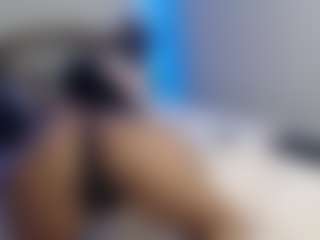 Live cam show with KailanyBlack - Camel Toe on xDating