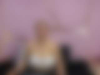 Live cam show with Karol - White Teen (18+) on Camversity | colombia