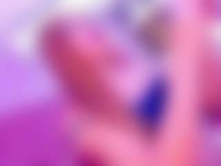 Live cam show with little-cloe - Facial Piercings on CamClone
