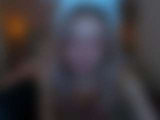 Live cam show with LuluAlise - Moaning on CamClone