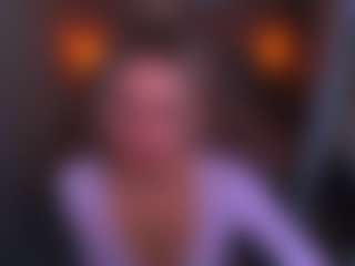 Live cam show with LuluAlise - Moaning on Mixed Magazine Live