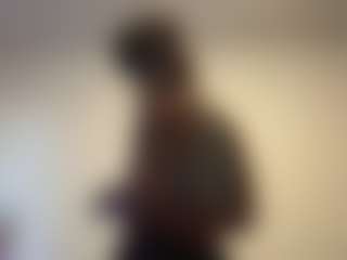 Live cam show with MadamP - Small Tits Brown Hair on AdultVida.com