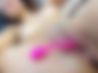 saly-beneth's Live Sex Cam Show