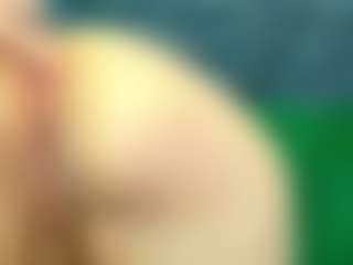 SiennaBreeze MILF webcam performer live streaming