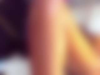 Live cam show with Valkiria-sweet - Ebony Shaved Pussy on Camsoda