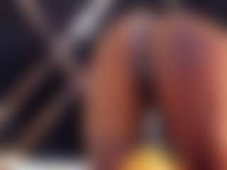 Live cam show with Valkiria-sweet - Flashing on Uber Horny
