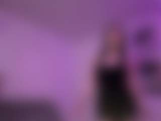Live cam show with BrittHernander - Shaved Pussy Teen (18+) on Camming Site