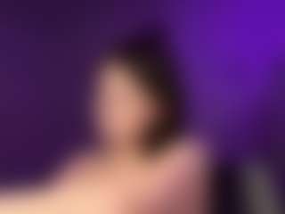 Live cam show with BrittHernander - Public on Camsoda