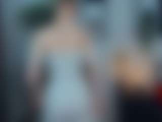 Live cam show with ElenoraMowatt - Landingstrip on Camiplay Live