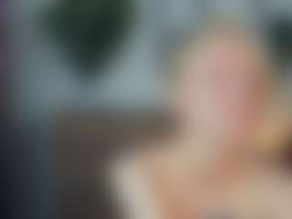 Live cam show with ElenoraMowatt - Blonde Hair Teen (18+) on Gym Cam Girls