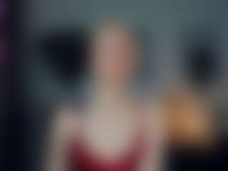 Live cam show with ElenoraMowatt - Skinny on Chatstar