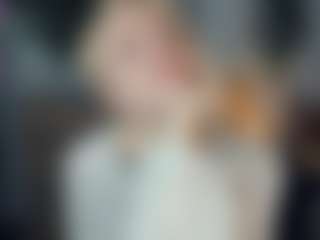 Live cam show with ElenoraMowatt - Fingering on slutload