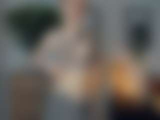 Live cam show with ElenoraMowatt - Blonde Hair Teen (18+) on Camming Site
