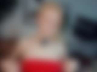 Live cam show with ElenoraMowatt - Drinking on luckytryst.com