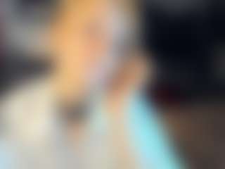 ElenoraMowatt's Live Sex Cam Show