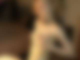 Live cam show with ElenoraMowatt - Ass Bouncing on Dolls Live