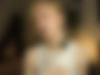 Live cam show with ElenoraMowatt - Ass Clapping on Dolls Live