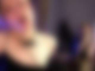 Live cam show with ElenoraMowatt - Blonde Hair on SpankPalCams