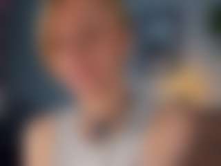Live cam show with ElenoraMowatt - Blonde Hair on Milfs Live