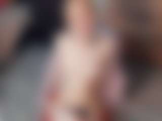 Live cam show with ElenoraMowatt - Blonde Hair on studioflirtlive.com