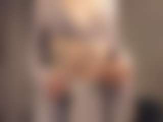 ElenoraMowatt's Live Sex Cam Show