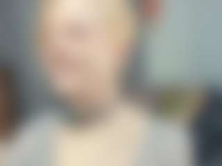 Live-Cam-Show mit ElenoraMowatt - Drinking auf Camsoda
