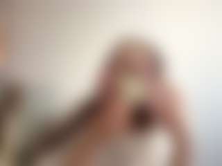 ElsaKisamore's Live Sex Cam Show