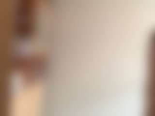 Live cam show with ElsaKisamore - Average on Camsoda