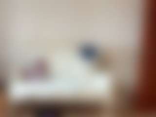 Live cam show with ElsaKisamore - Average on Camsoda