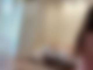 Live cam show with ElsaKisamore - Little on CamClone