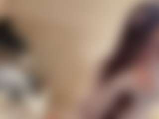 Live cam show with ElsaKisamore - Long Hair on TeamSkeetLive